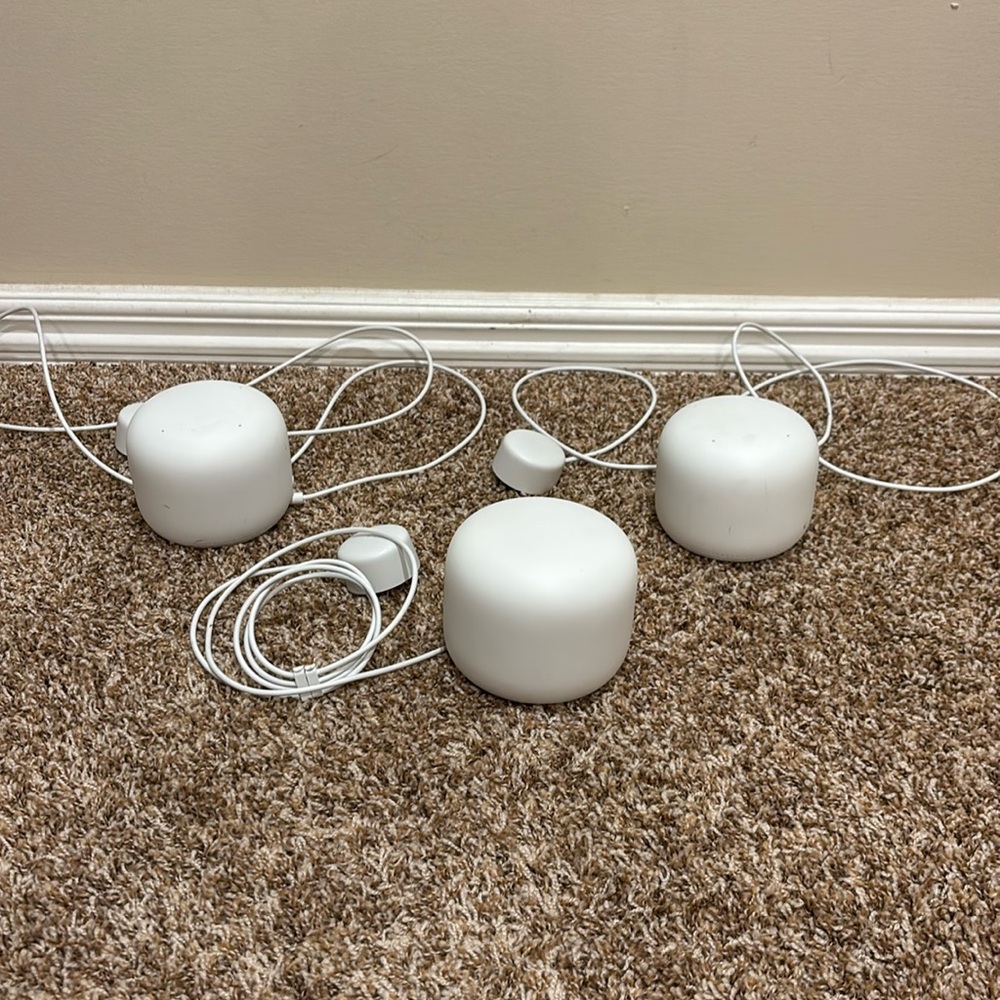 Google Nest Wifi - Wi-Fi Mesh Router H2D w/3 H2E Access Points & Power Cords